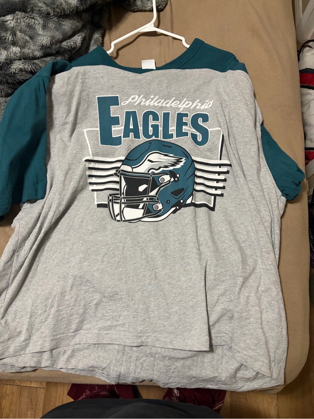 eagles loose fit shirt
